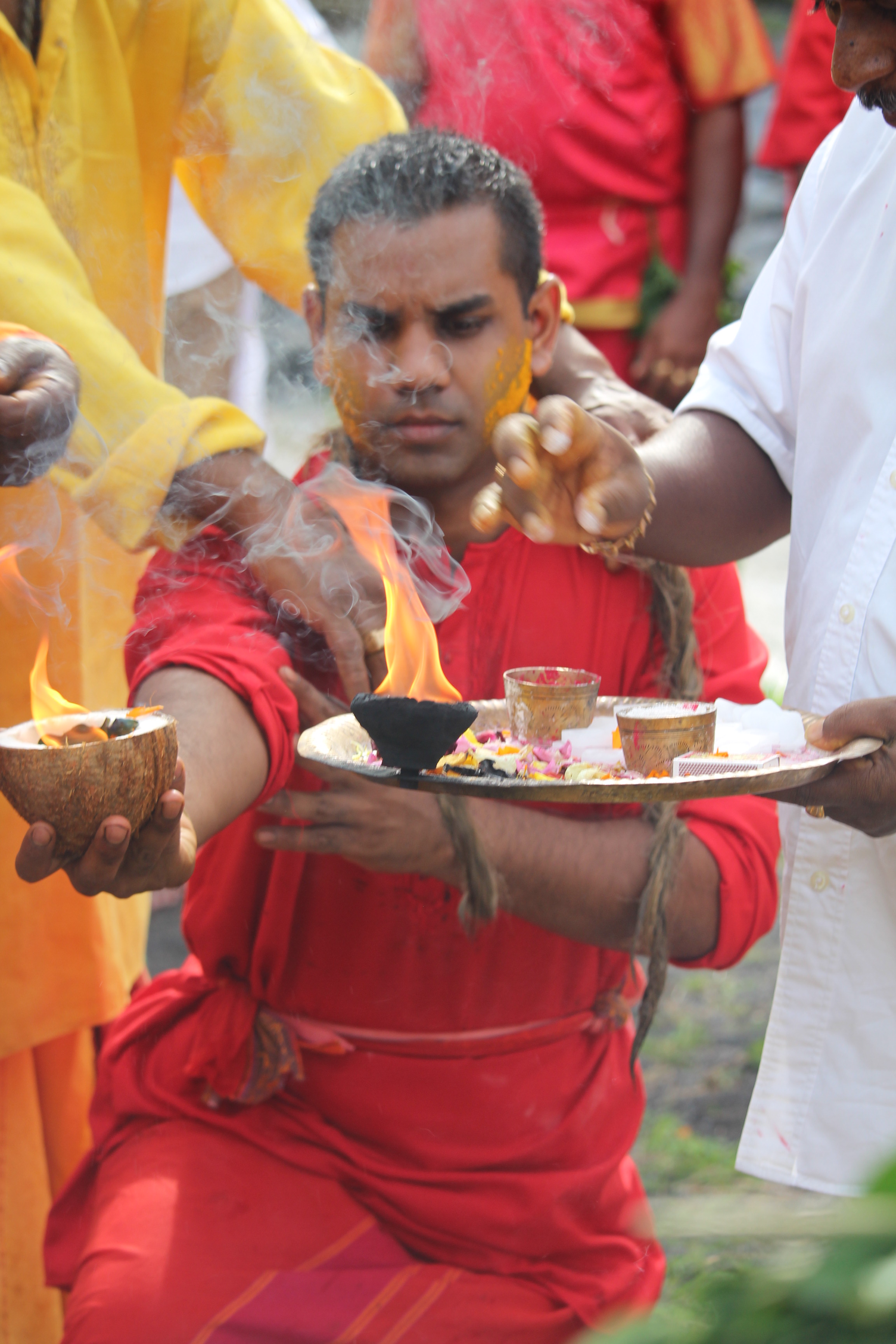 MARCHE SUR LE FEU AU TEMPLE GILLOT 2018