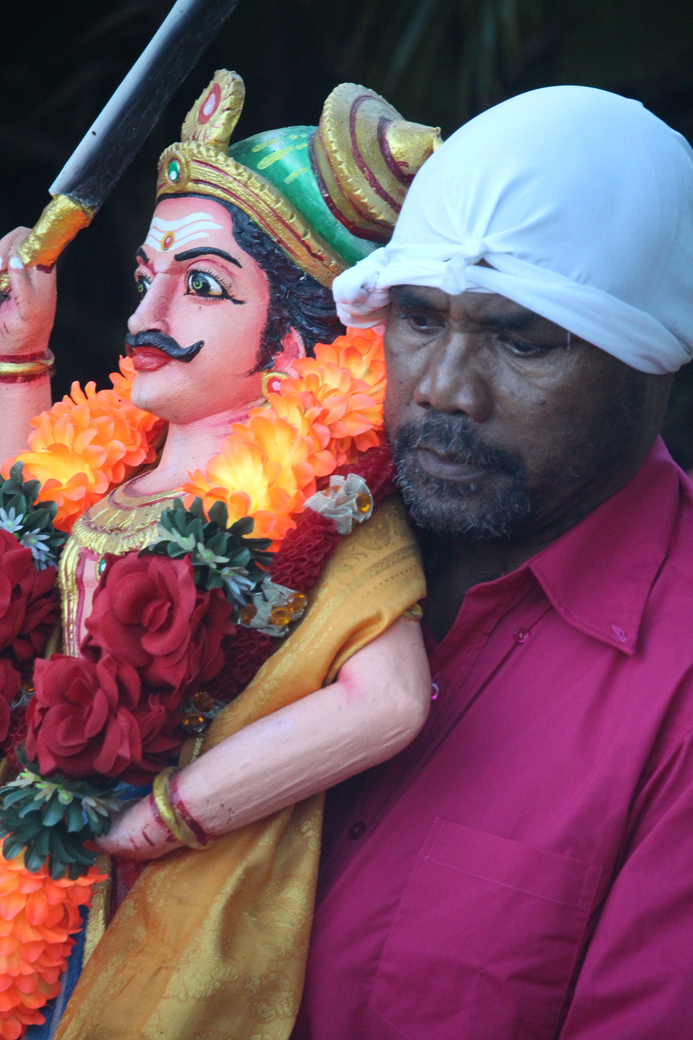 MARCHE SUR LE FEU 2018 AU TEMPLE KARLY PRIMAT DE SAINT-DENIS 