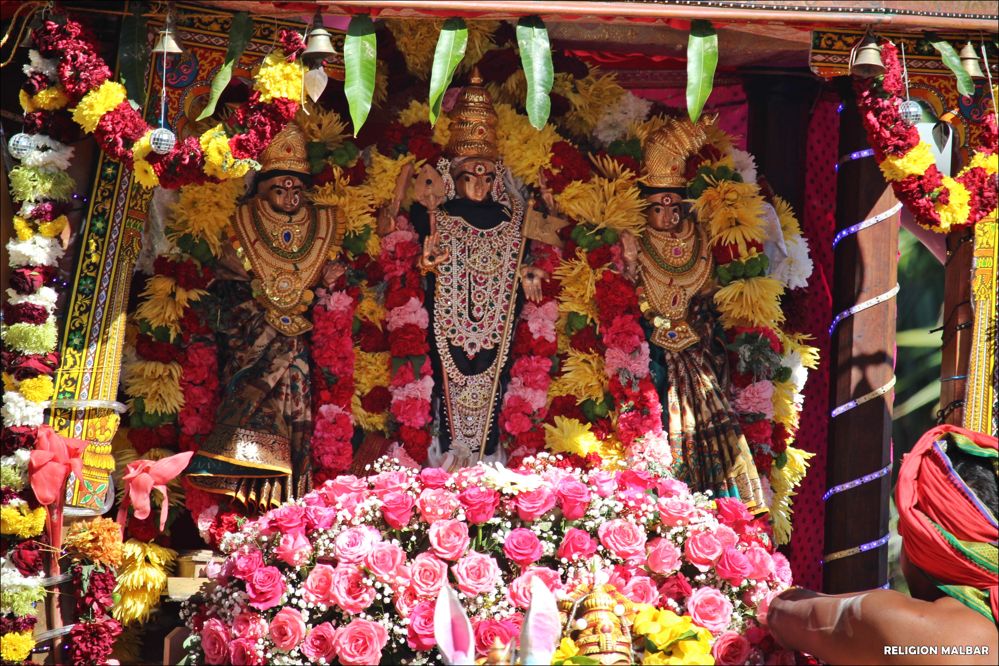28 MAI : VAIKASI VISAGAM KÂVADI DÉDIE À MURUGA