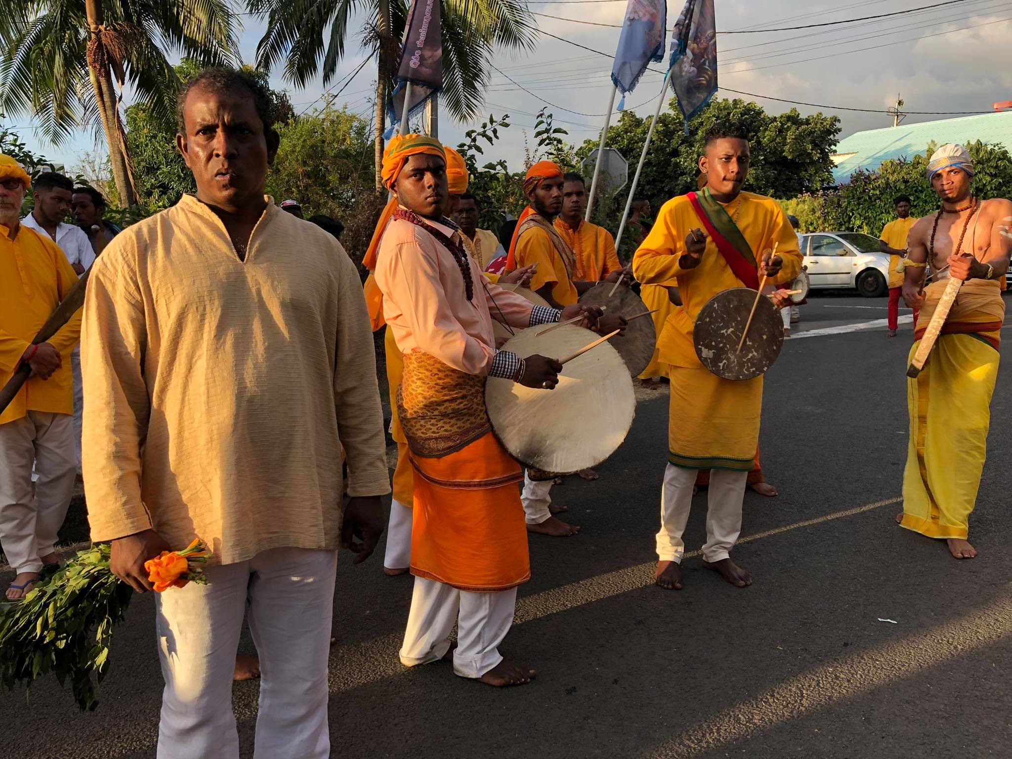 MARCHE SUR LE FEU 2018 AU TEMPLE VILLÈLE À SAINT-PAUL