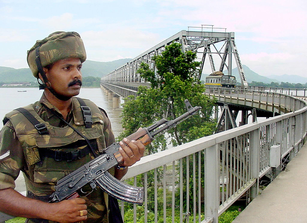 TENSIONS FRONTALIÈRES ENTRE LA CHINE ET L'INDE DANS L'HIMALAYA  TENSIONS FRONTALIÈRES ENTRE LA CHINE ET L'INDE DANS L'HIMALAYA