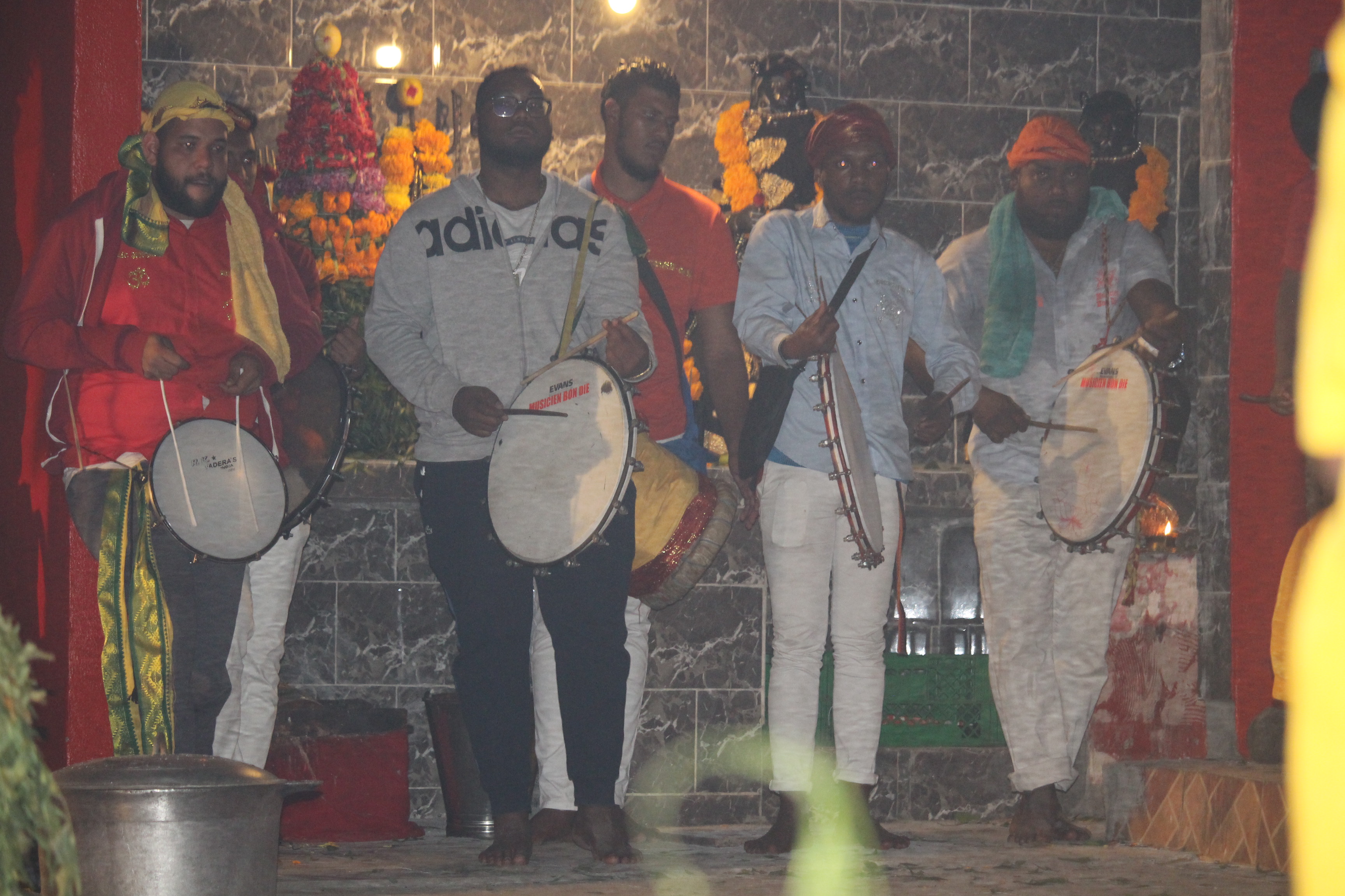 MARCHE SUR LE FEU AU TEMPLE VAÏTY 2020