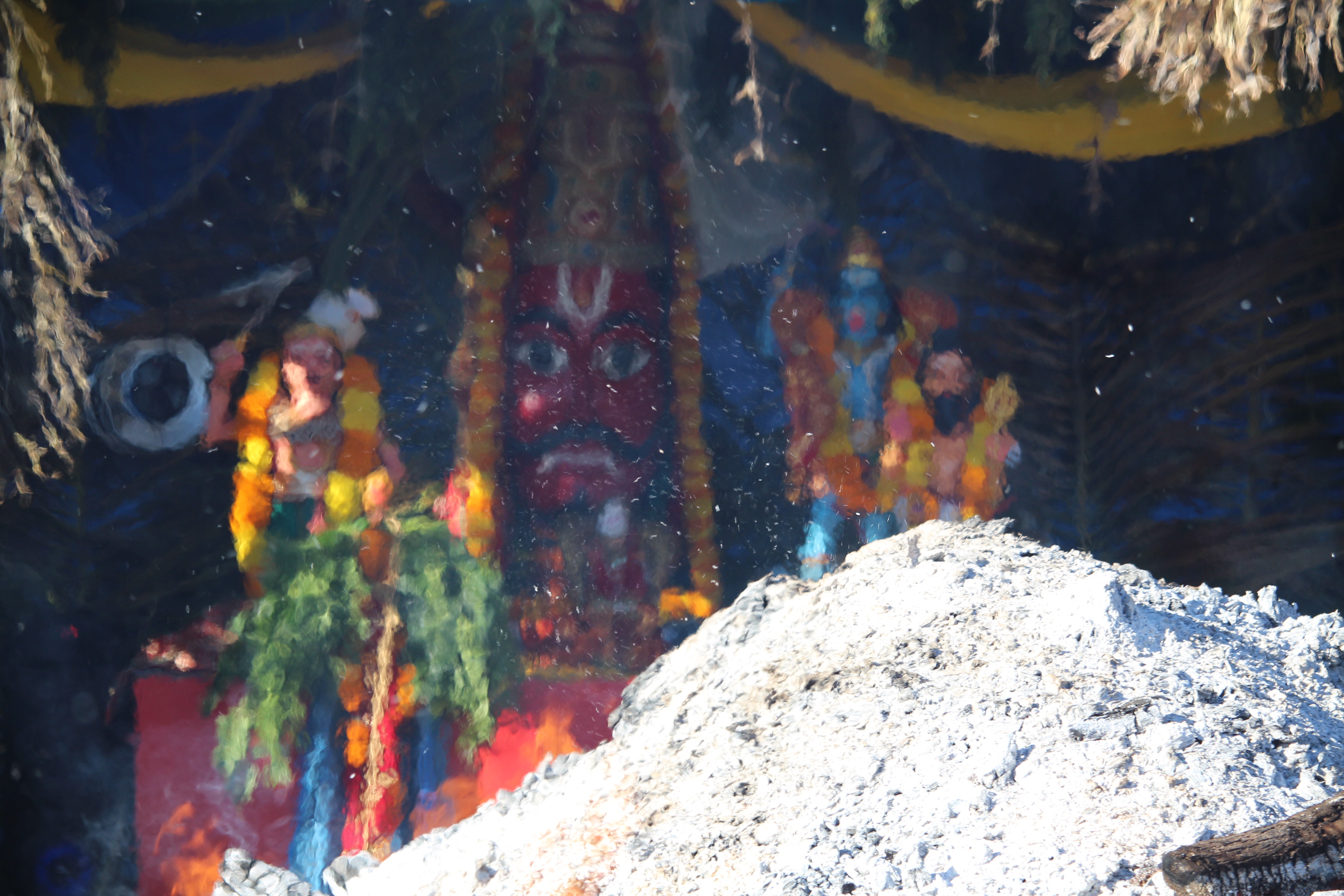 MARCHE SUR LE FEU AU TEMPLE KARLY PRIMAT 2021 À ST-DENIS