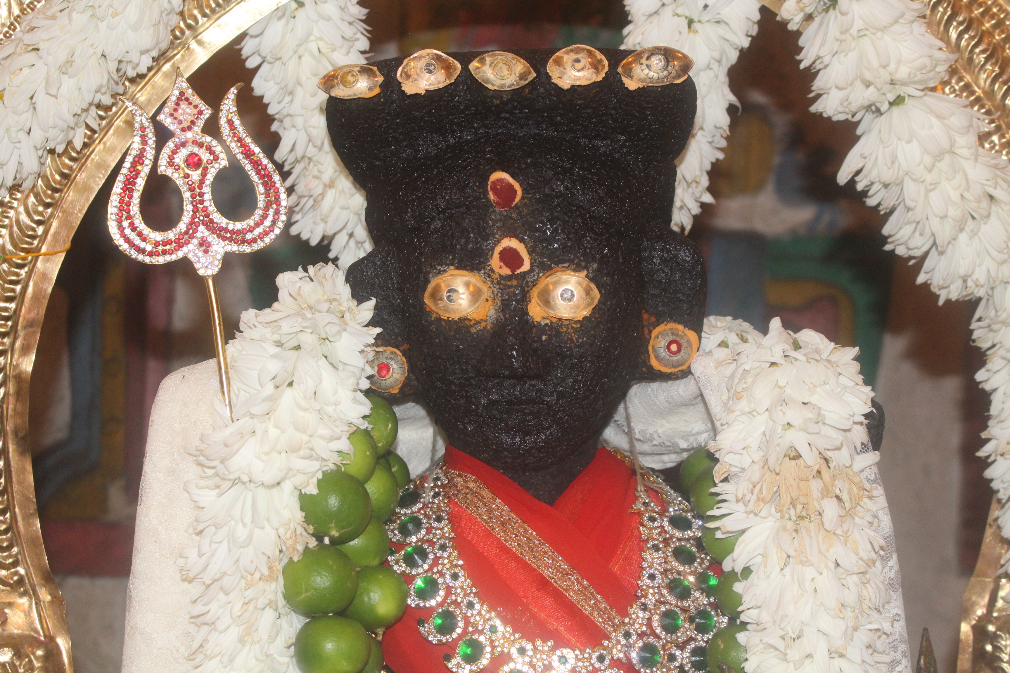 MARCHE SUR LE FEU 2022 AU TEMPLE SHRI DEVI PANDIALÉ, CASERNES ST-PIERRE 