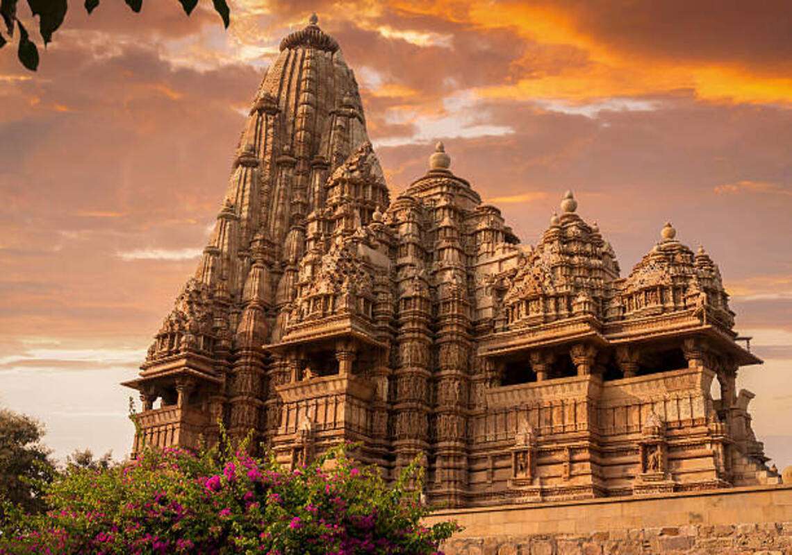 LES COUTÛMES HINDOUES LORS DE LA VISITE D'UN TEMPLE