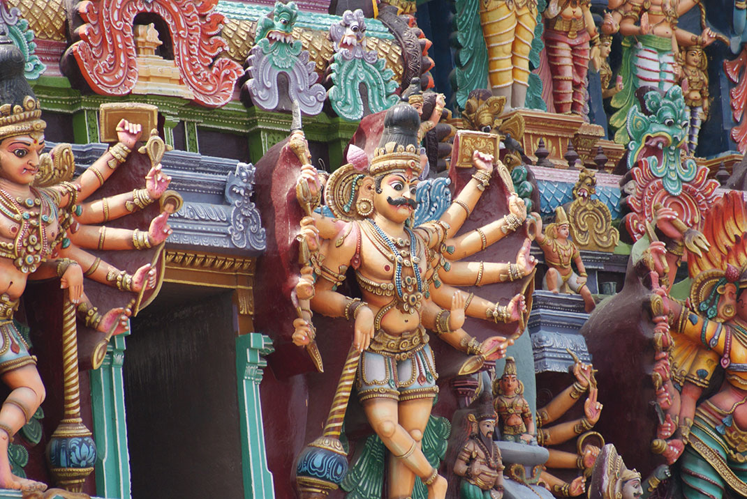 Admirez le temple indien de Mînâkshî dont les superbes couleurs n’ont d’égal que l’immensité de l’architecture