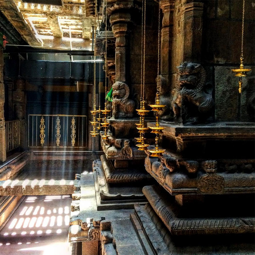 Admirez le temple indien de Mînâkshî dont les superbes couleurs n’ont d’égal que l’immensité de l’architecture