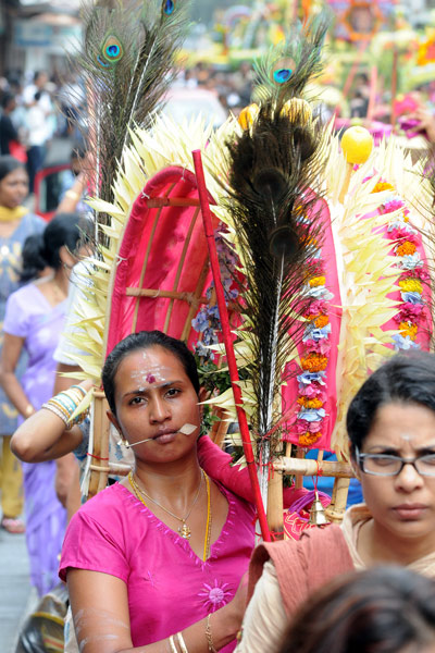 DRAPEAUX LEVÉS DANS LES KÔVILS POUR LE DÉBUT DU CAVADEE