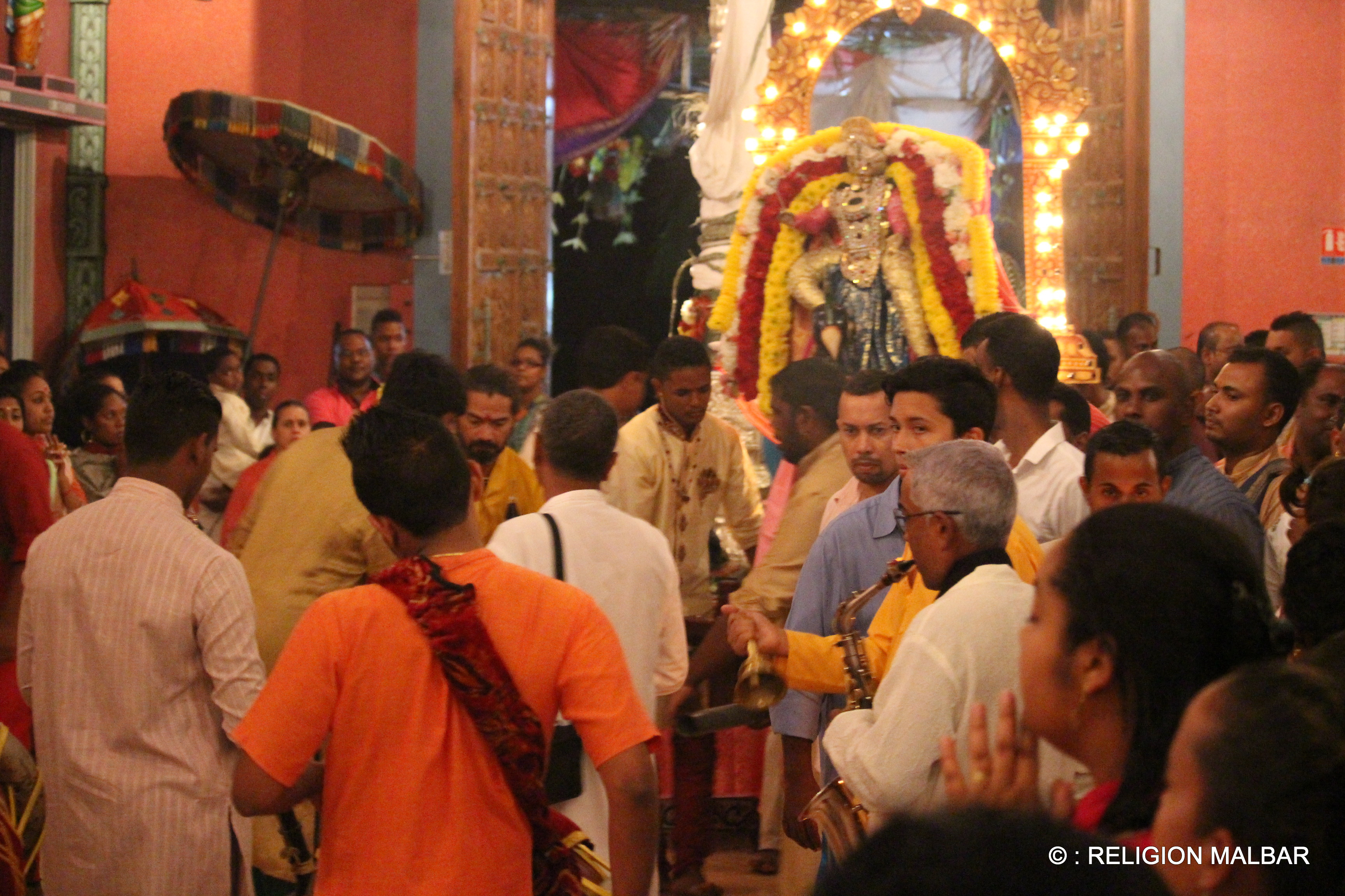 3ÈME OUTCHVAM SITTIRAÏ CAVADEE 2016 TEMPLE NARASSINGUA PEROUMAL