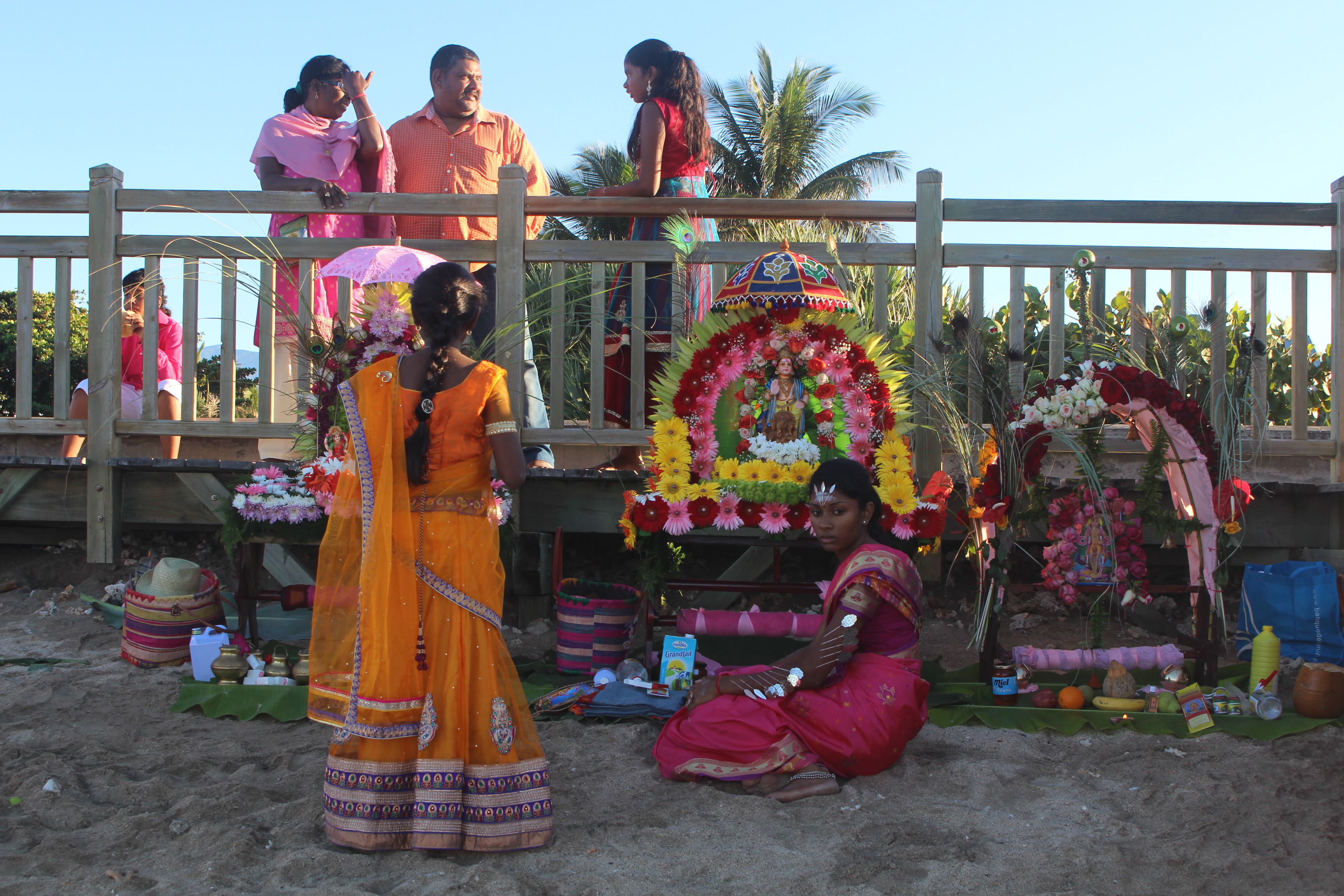 SITTIRAÏ CAVADEE 2016 AU TEMPLE NARASSINGUA PEROUMAL DE SAINT-PIERRE