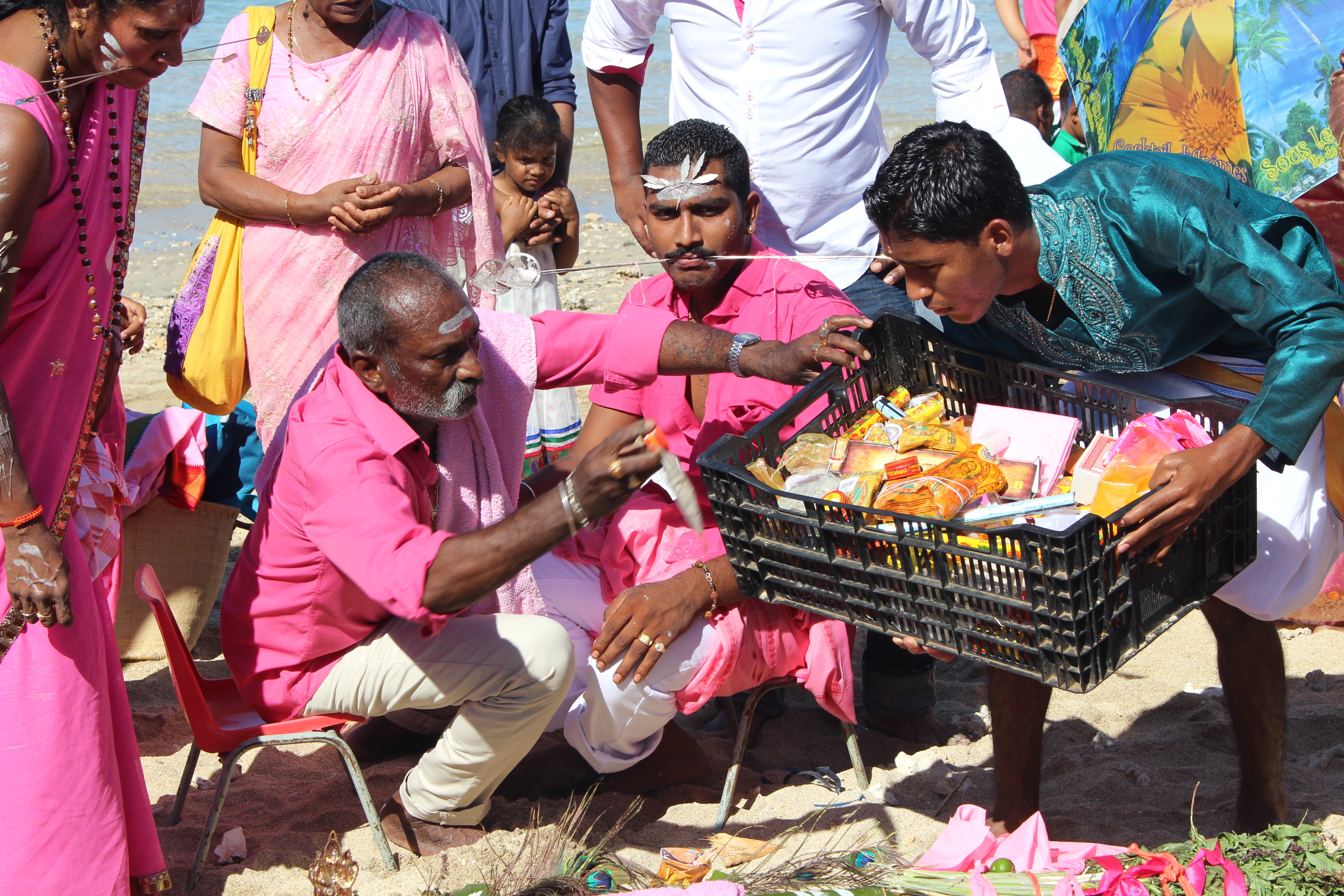 SITTIRAÏ CAVADEE 2016 AU TEMPLE NARASSINGUA PEROUMAL DE SAINT-PIERRE