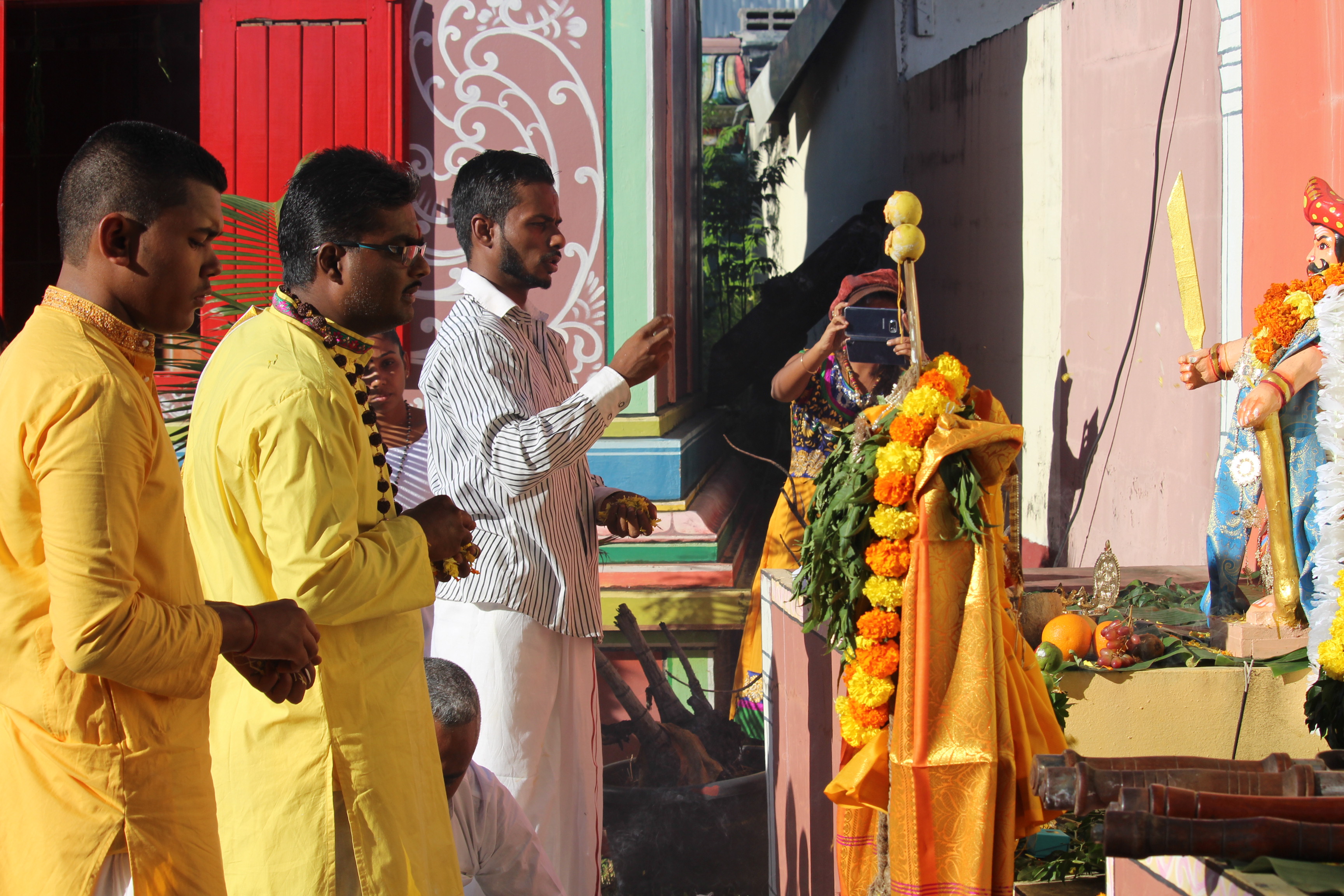 FÊTE MARIAMMAN 2016 AU TEMPLE PANDIALE PRIMAT DE SAINT-DENIS