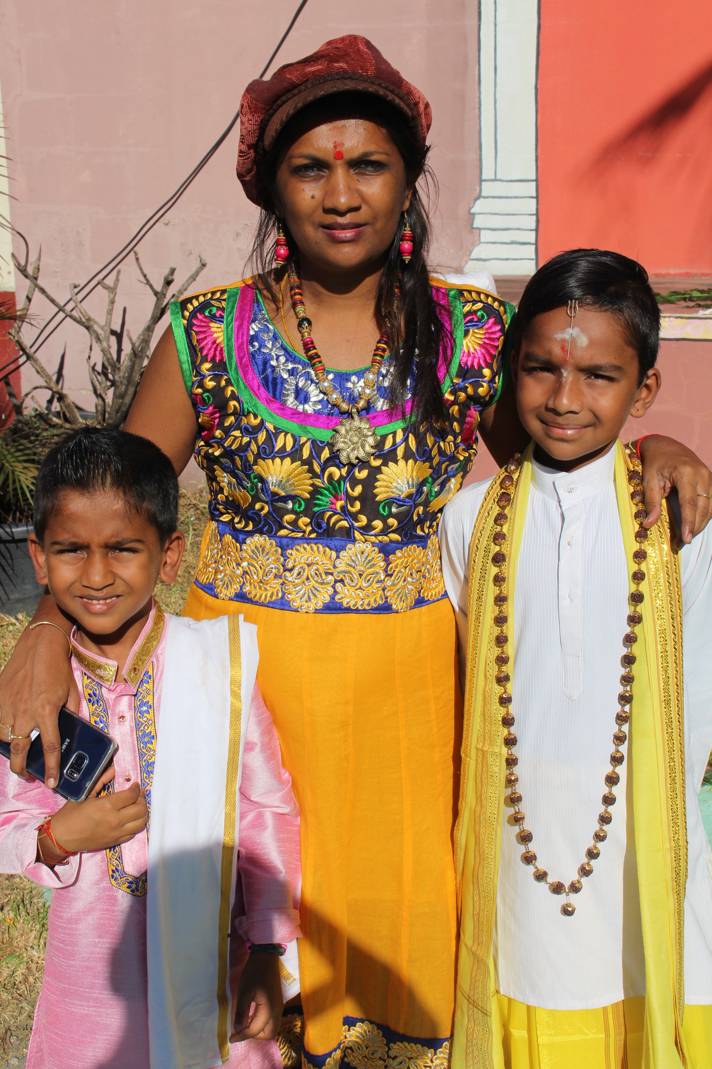 FÊTE MARIAMMAN 2016 AU TEMPLE PANDIALE PRIMAT DE SAINT-DENIS