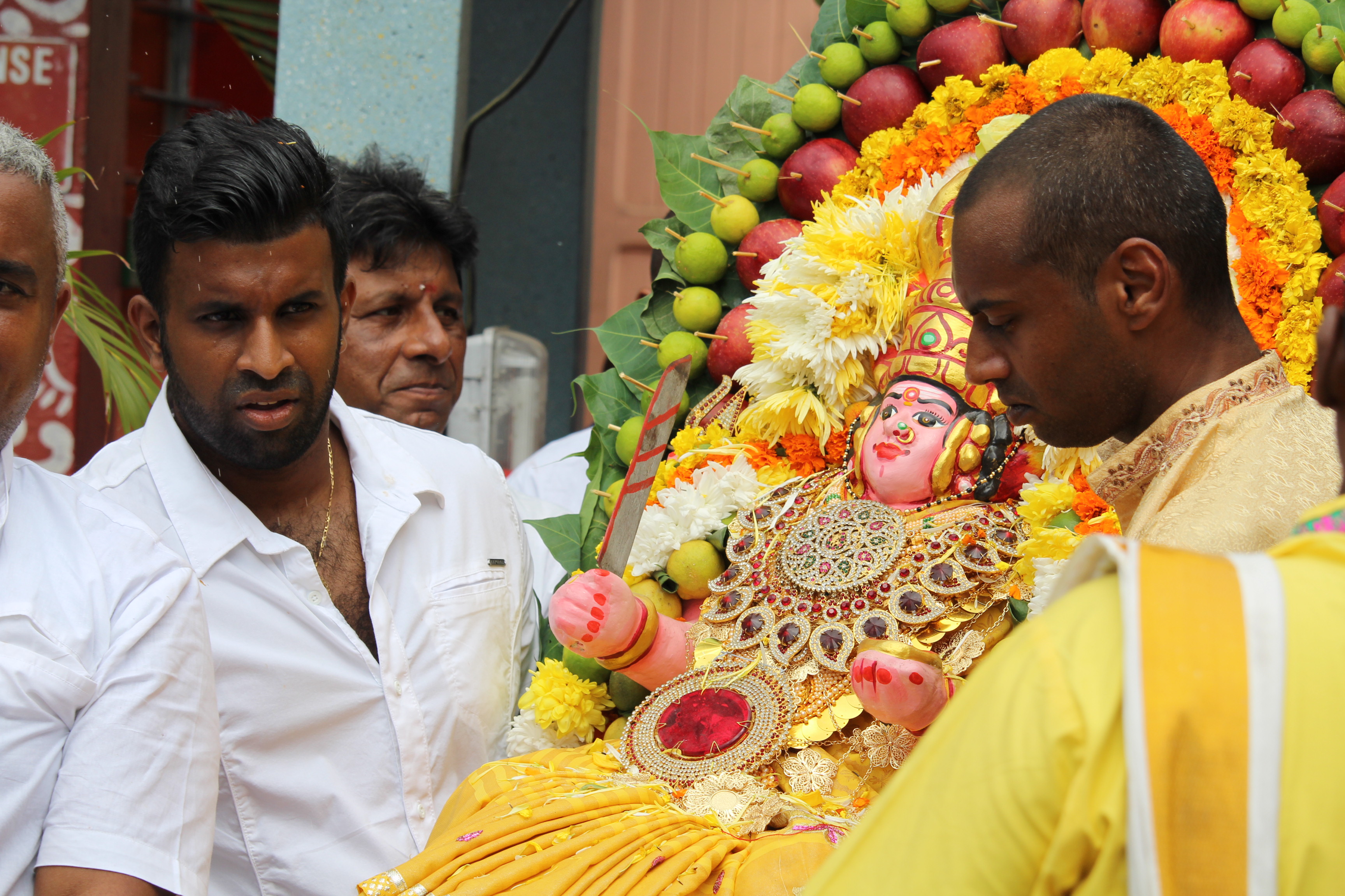 FÊTE MARIAMMAN 2016 AU TEMPLE PANDIALE PRIMAT DE SAINT-DENIS