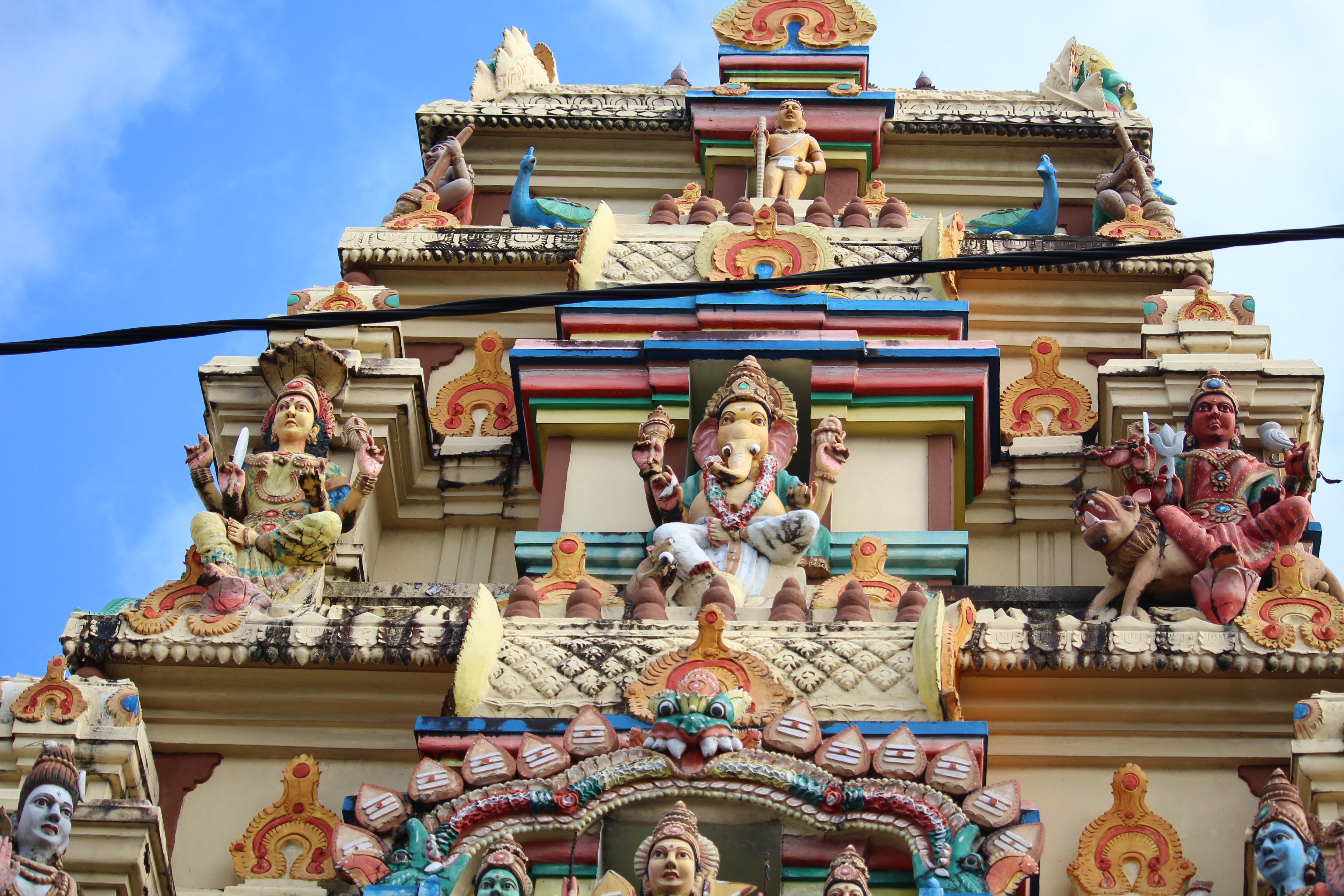 VAÏKÂSI VISÂGAM KÂVADI 2016 : TEMPLE SIVA SOUPRAMANIEN DE SAINT-BENOÎT 