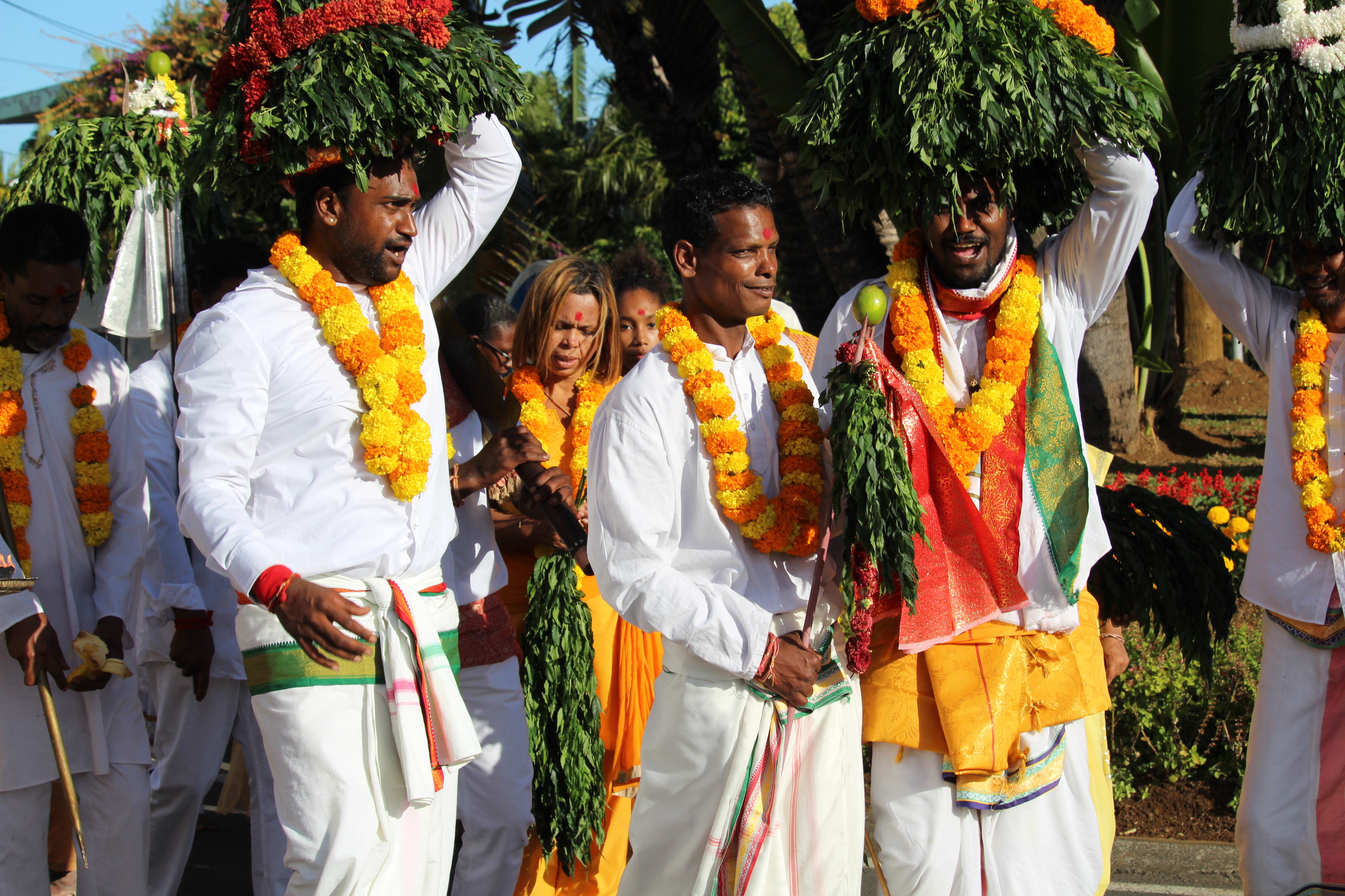 MARCHE SUR LE FEU 2016 AU TEMPLE OM SHAKTI À TROIS-MARES, LE TAMPON MARCHE SUR LE FEU 2016 AU TEMPLE OM SHAKTI À TROIS-MARES, LE TAMPON