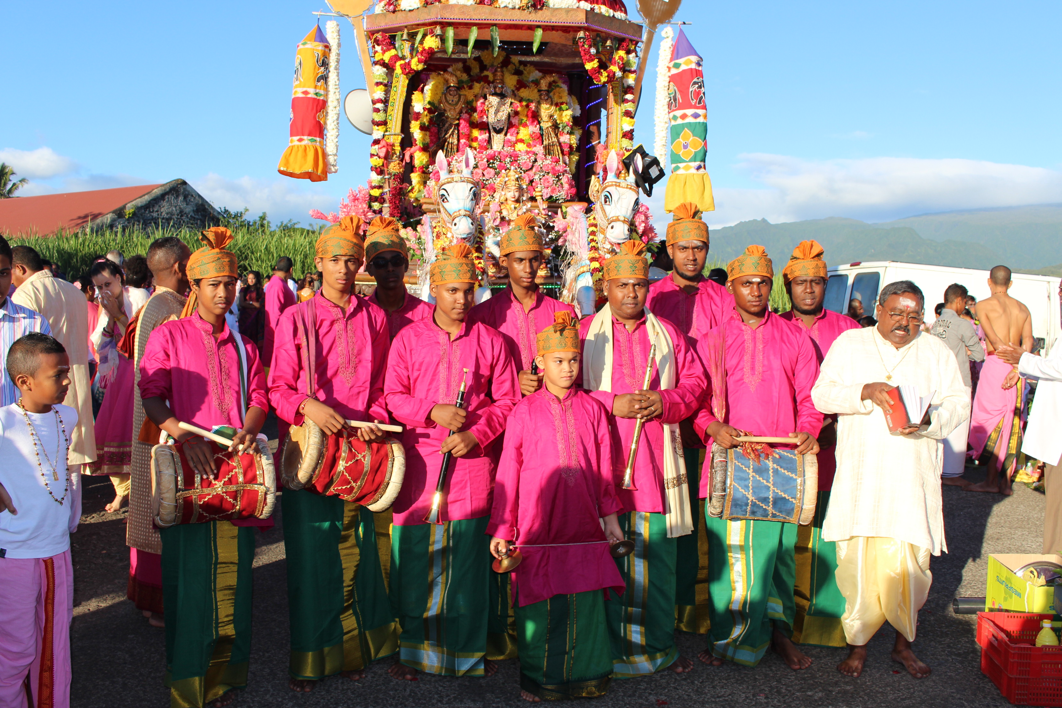 VAIKASI VISAKAM 2016 AU TEMPLE SIVA SOUPRAMANIEN DE SAINT-BENOIT 