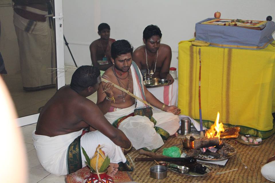Swami Dikshai: Des jeunes hindous initiés par un swami au Gol à Saint-Louis 