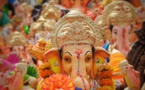RAISONS POUR LESQUELLES NOUS VÉNÉRONS GANESHA EN PREMIER
