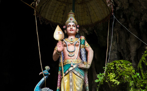 VAÏKASI 2025 – LE MOIS DE MURUGA DANS LE CALENDRIER TAMOUL