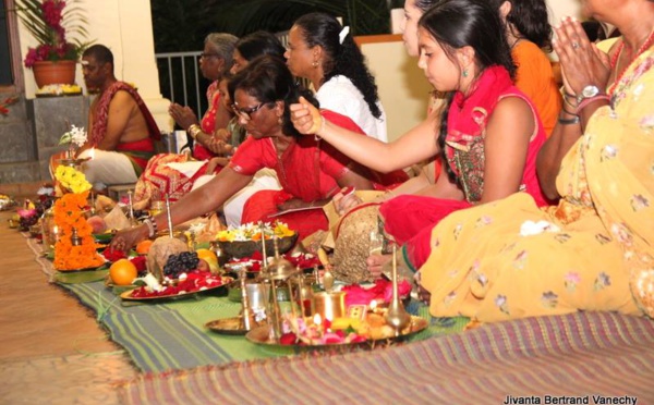 CÉLÉBRATION DU DIPAVALI 2016 À L'ASHRAM DU PORT
