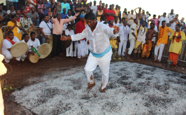 MARCHE SUR LE FEU TANAMBO SAINT-PIERRE (FAMILLE BARRET) 2017