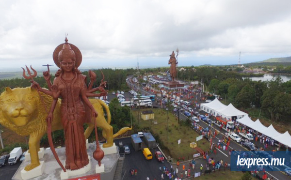 Grand-Bassin: la déesse Durga dans toute sa splendeur