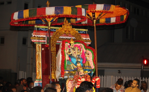 3ÈME FÊTE GÔVINDEN AU TEMPLE NARASSINGUA PEROUMAL À SAINT-PIERRE