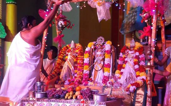 MURUGA TIRUKÂLYANAM AU TEMPLE SIVA SOUPRAMANIEN DE ST-BENOÎT 