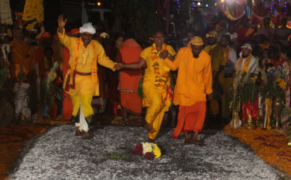 MARCHE SUR LE FEU AU TEMPLE PANDIALE PRIMAT 2017