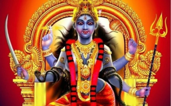 DÉESSE BHADRAKALI : MANIFESTATION FÉROCE DE SHAKTI 
