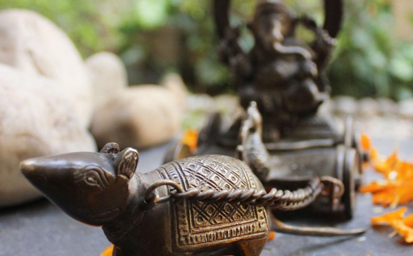 POURQUOI LE SEIGNEUR GANESH CHEVAUCHE UNE SOURIS ?