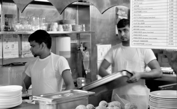 AU SRI-LANKA ILS SONT PROFESSEURS OU COMPTABLES, À PARIS ILS FONT LA PLONGE