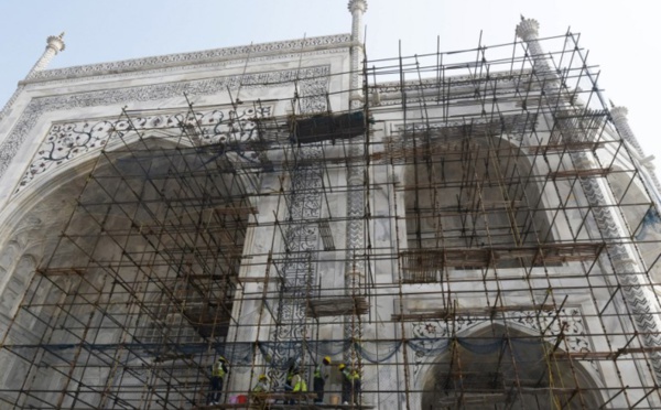 Inde: Le Taj Mahal jaunit et les travaux de rénovation sont interminables