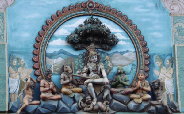 FORME DAKSHINAMURTI DE SHIVA : HISTOIRE, SYMBOLISME ET SIGNIFICATION