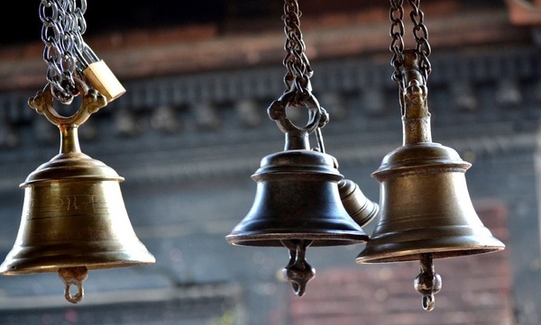 CLOCHES DANS LES TEMPLES HINDOUS