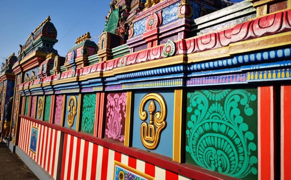 LE PRÊTRE DU TEMPLE TI-BAZAR DANS LE NOIR : LA COLÈRE DES FIDÈLES 