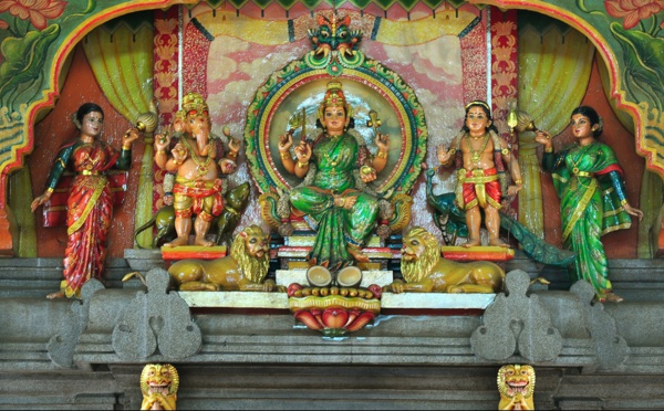POURQUOI MARIAMMAN EST-ELLE UN GRAM DEVATA OU DIVINITÉ DU VILLAGE ?