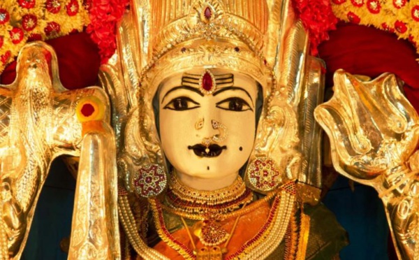 LA DÉESSE DEVI KARUMARIAMMAN
