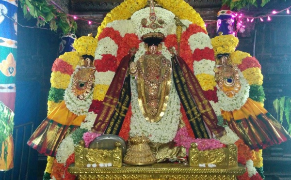 VAIKASI VISAKAM PRÉSENTANT LA DIVINITÉ SUPRÊME DE MURUGA