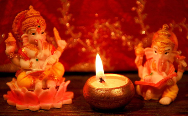 PROCÉDURE SIMPLE DU DEEPAVALI : LAKSHMI PÛJA