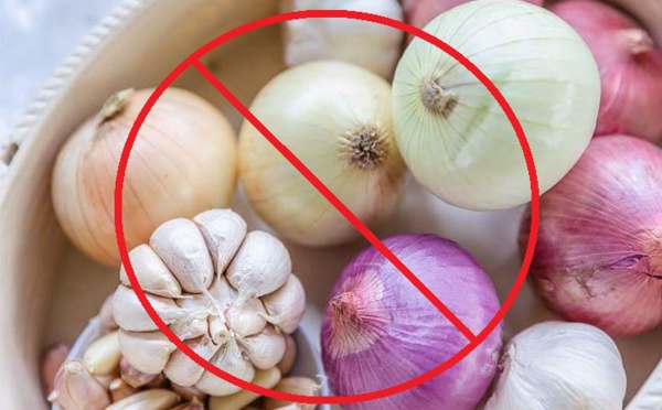 POURQUOI NE MANGEONS-NOUS PAS D'OIGNON ET D'AIL PENDANT NAVRATRI ?
