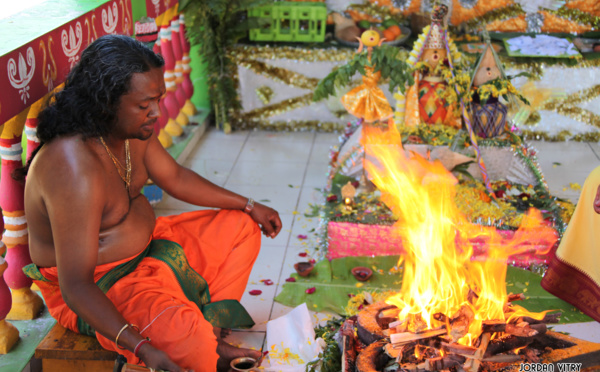 Fête Mariamman Chapelle Marmaille Au Gol Saint-Louis 2015