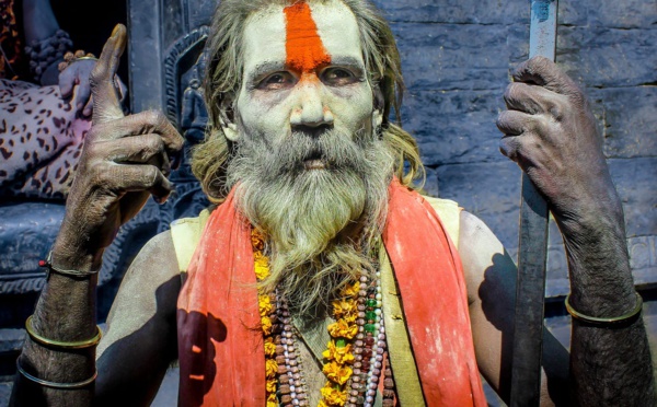 LES SIGNIFICATIONS PROFONDES DU TILAK, KUMKUM... SUR LE FRONT