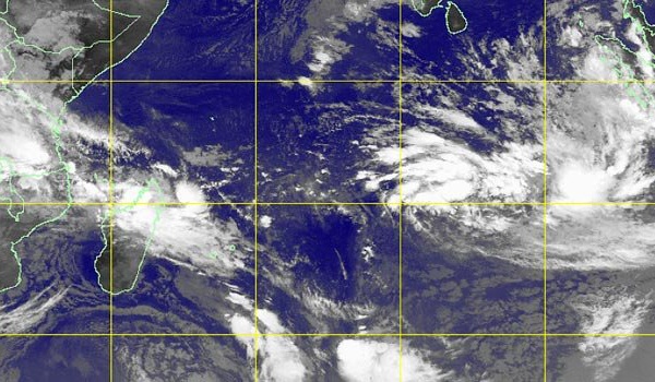 Une zone perturbée à 2 360 km de La Réunion