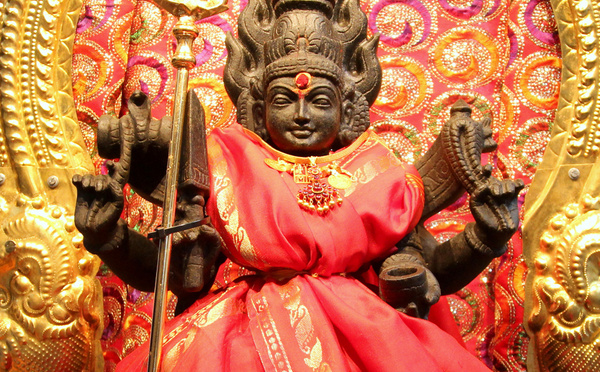 MARIAMMAN, LA DÉESSE MÈRE HONORÉE EN MAI À LA RÉUNION