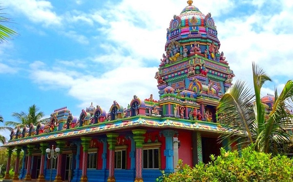 PÉTITION DES FIDÈLES DU TEMPLE NARASSINGUA PEROUMAL DE SAINT-PIERRE