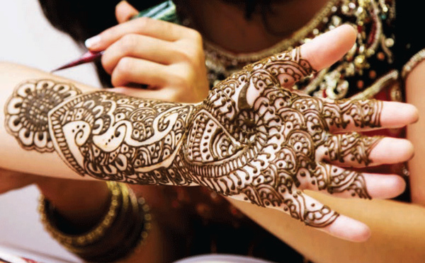 L'ART DU MEHNDI (HENNÉ)