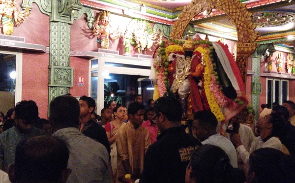 2ÈME OUTCHVAM DU SITTIRAÏ CAVADEE AU TEMPLE PEROUMAL DE SAINT-PIERRE 