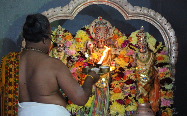 VAÏKÂSI VISÂGAM KÂVADI 2016 : TEMPLE SIVA SOUPRAMANIEN DE SAINT-BENOÎT 